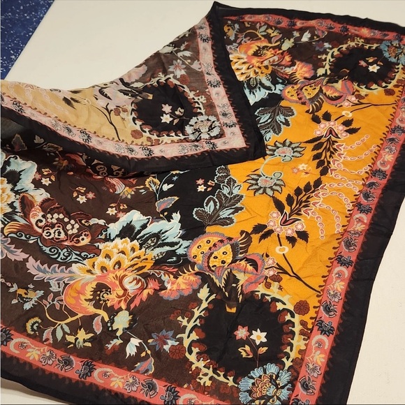 NWT Vismaya Rhapsody Scarf - Picture 4 of 10